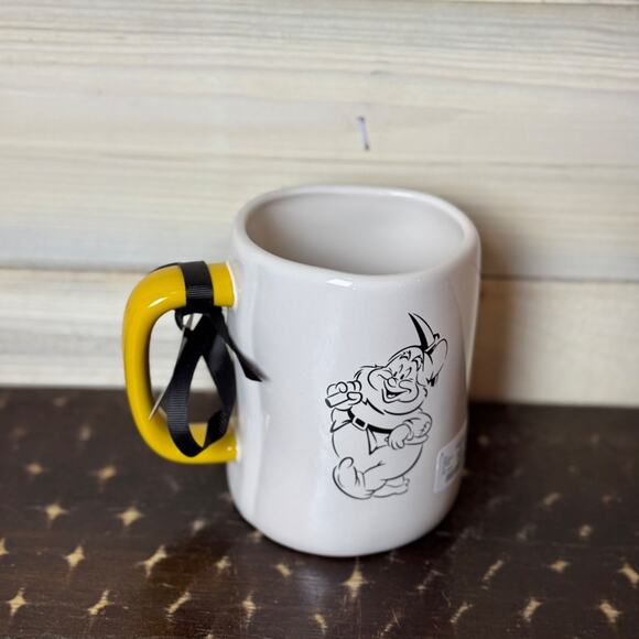 Rae Dunn Happy Dwarf Coffee‎ Mug Disney Snow White Yellow Handle HTF - Picture 2 of 2